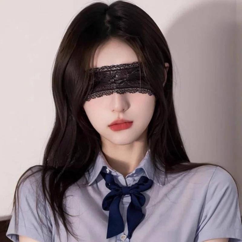 Sexy lace blindfold black front view - intimate accessory - SpicyAccessoires